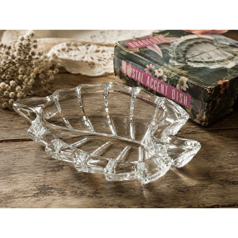 Vintage Bradford Lead Crystal Leaf  Trinket Dish Ring Candy Soap Bowl Clear